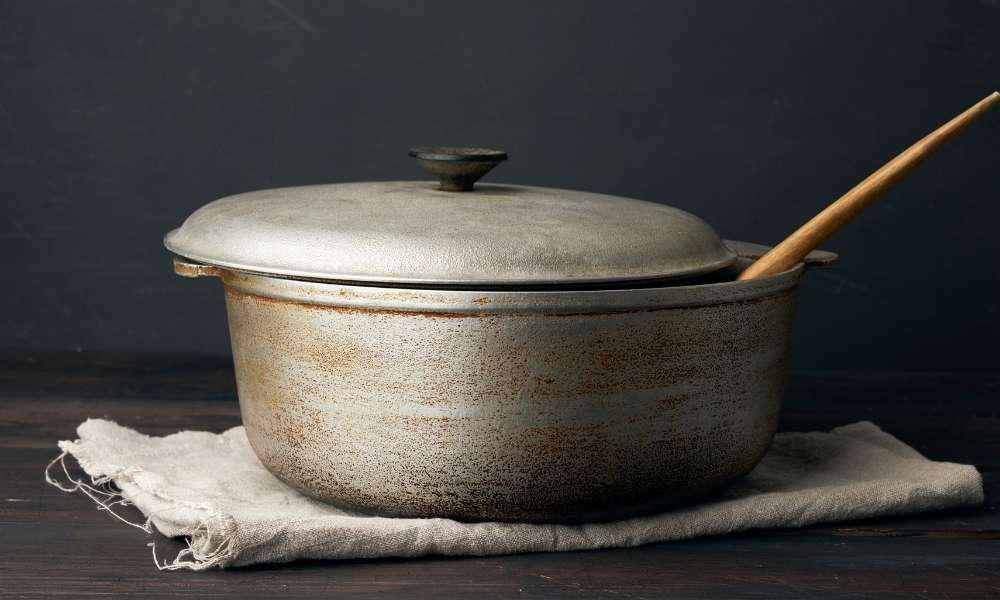 How to clean vintage aluminum cookware