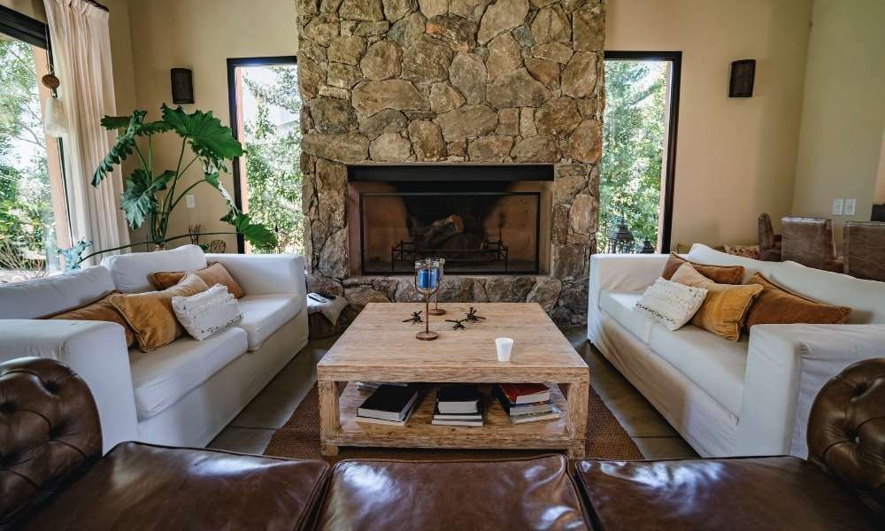 Use U-shaped Layout Arrange Living Room Furniture With A Fireplace