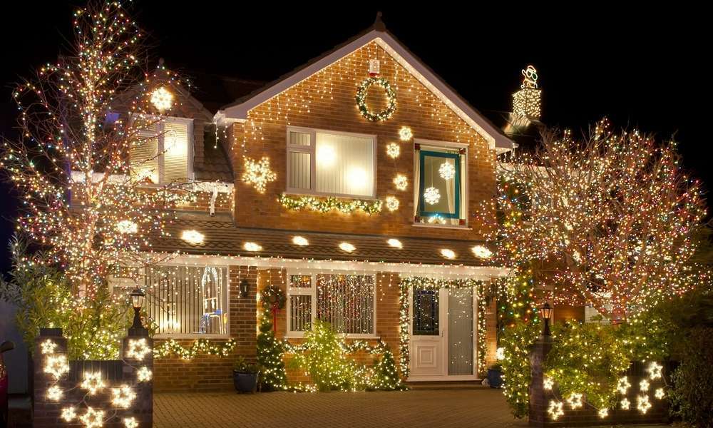 Plan A Layout To Hang Christmas Lights Outdoor