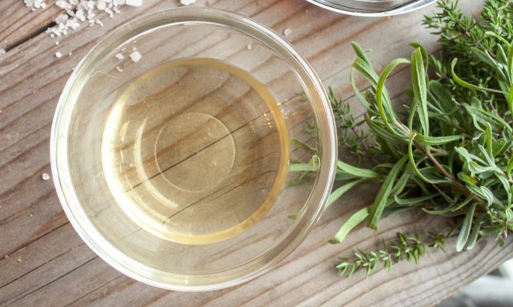 Soak In Vinegar To Clean Silicone Bakeware