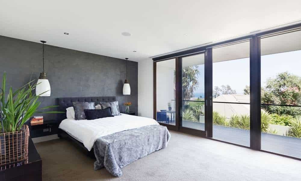 Arrange with Greenery to Decorate a Long Rectangular Bedroom