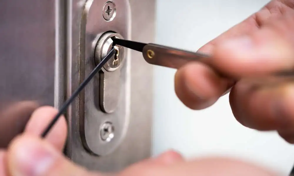 Use a Wire or String to Unlock Bathroom Door With Hole