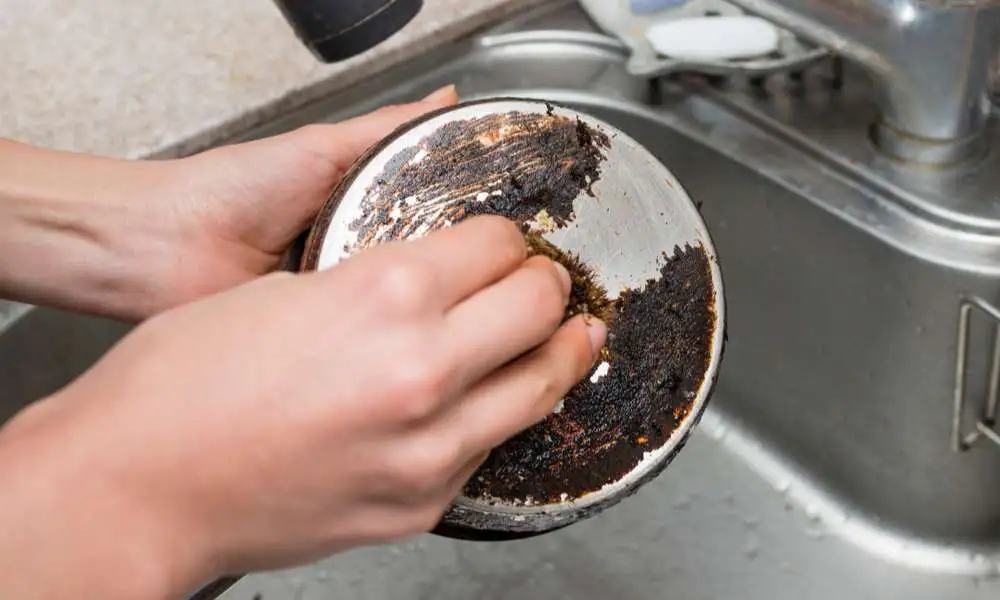 Hit The Stains with Boiling Water And Salt to Clean Aluminum Cookware