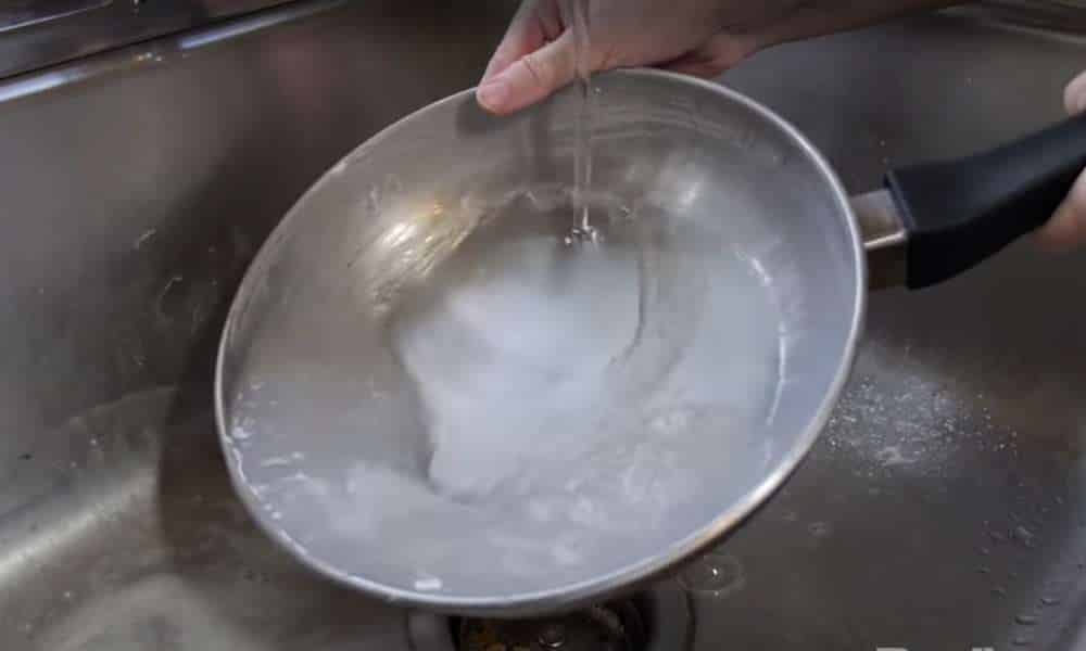 How to Clean Stainless Cookware