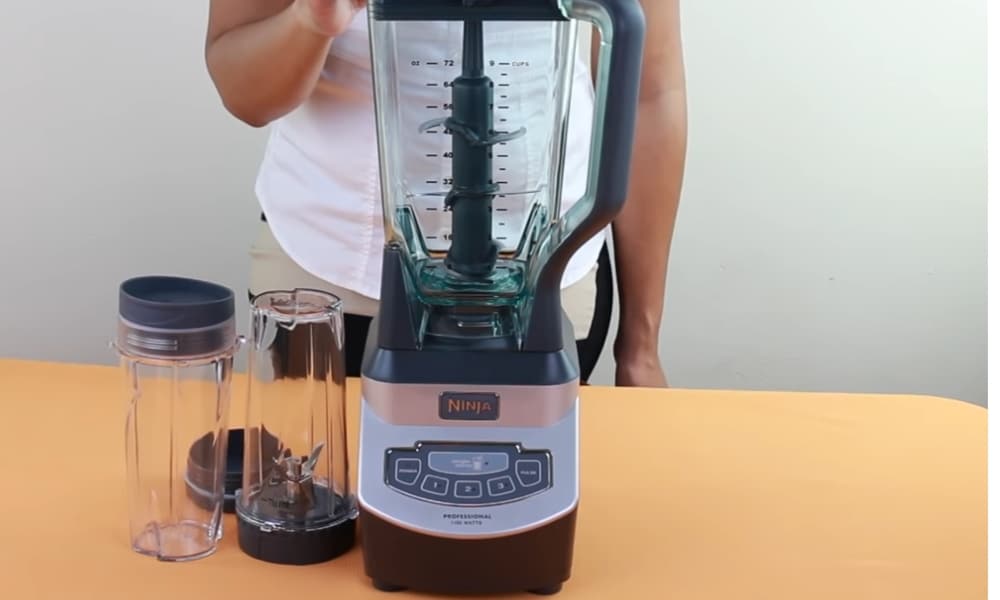 ninja bl660 professional compact smoothie & food processing blender